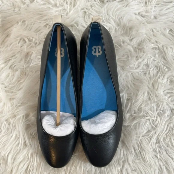 BETABRAND All Weather Wedge Heel In Black Pebbled Leather Slip On Size 11 NEW - Picture 4 of 16